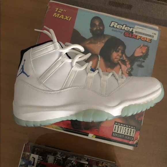 Nike Air Jordan 11 white size 10 - Picture 3 of 4